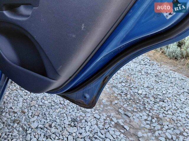 Синій Кіа Ріо, об'ємом двигуна 1.4 л та пробігом 271 тис. км за 5000 $, фото 9 на Automoto.ua