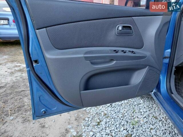 Синий Киа Рио, объемом двигателя 1.4 л и пробегом 279 тыс. км за 5000 $, фото 11 на Automoto.ua