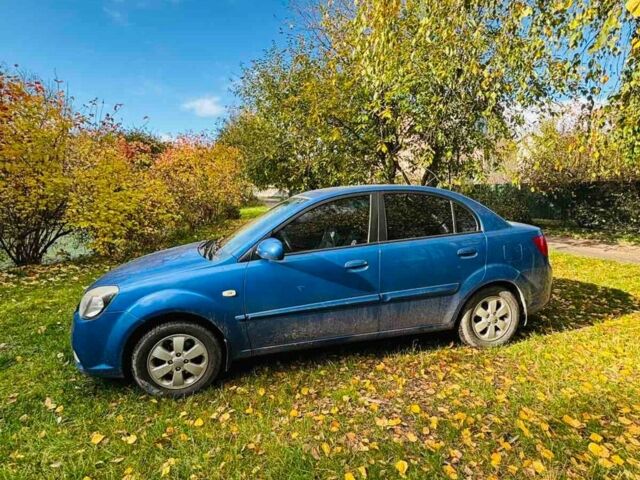 Синий Киа Рио, объемом двигателя 1.4 л и пробегом 300 тыс. км за 4700 $, фото 3 на Automoto.ua