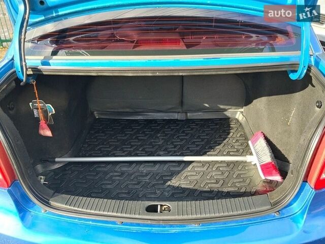 Синий Киа Рио, объемом двигателя 1.4 л и пробегом 308 тыс. км за 4500 $, фото 19 на Automoto.ua