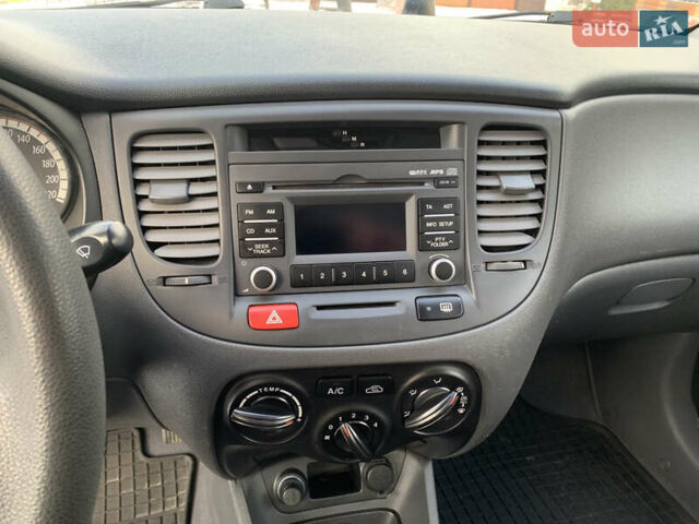 Синій Кіа Ріо, об'ємом двигуна 1.4 л та пробігом 57 тис. км за 6750 $, фото 16 на Automoto.ua