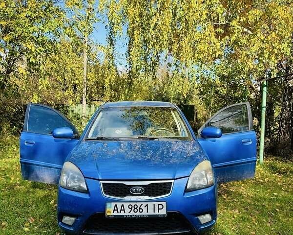 Синий Киа Рио, объемом двигателя 1.4 л и пробегом 250 тыс. км за 5200 $, фото 6 на Automoto.ua