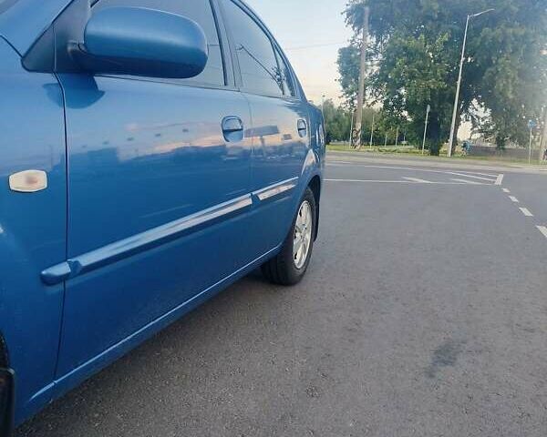 Синій Кіа Ріо, об'ємом двигуна 1.4 л та пробігом 317 тис. км за 4600 $, фото 8 на Automoto.ua
