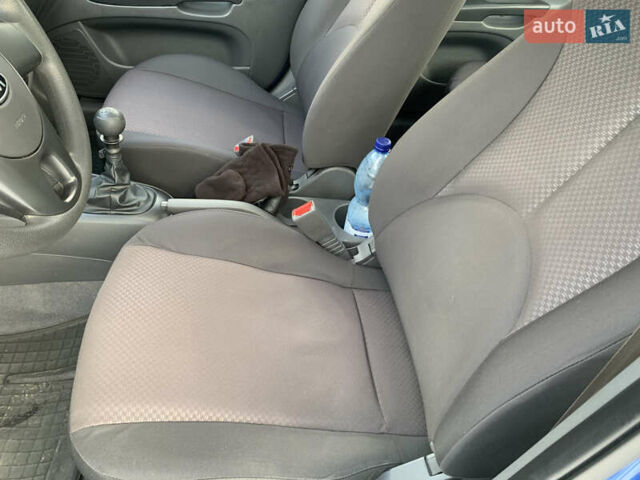 Синій Кіа Ріо, об'ємом двигуна 1.4 л та пробігом 57 тис. км за 6750 $, фото 11 на Automoto.ua