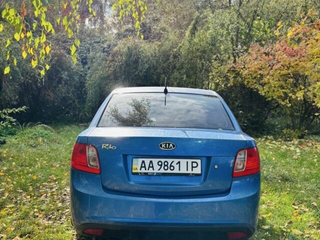 Синий Киа Рио, объемом двигателя 1.4 л и пробегом 250 тыс. км за 5200 $, фото 3 на Automoto.ua