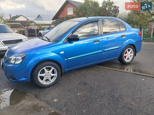 Синий Киа Рио, объемом двигателя 1.4 л и пробегом 308 тыс. км за 4500 $, фото 5 на Automoto.ua