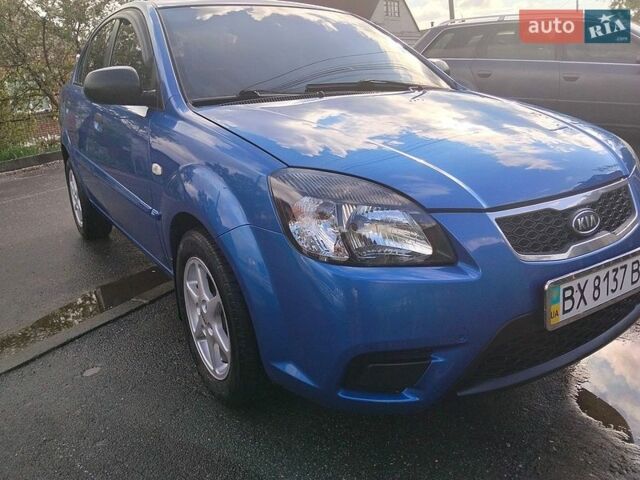 Синий Киа Рио, объемом двигателя 1.4 л и пробегом 308 тыс. км за 4500 $, фото 7 на Automoto.ua