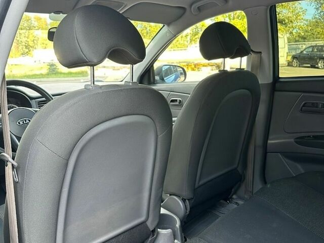 Синий Киа Рио, объемом двигателя 1.4 л и пробегом 88 тыс. км за 5250 $, фото 20 на Automoto.ua