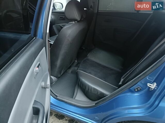 Синий Киа Рио, объемом двигателя 1.4 л и пробегом 215 тыс. км за 3390 $, фото 5 на Automoto.ua