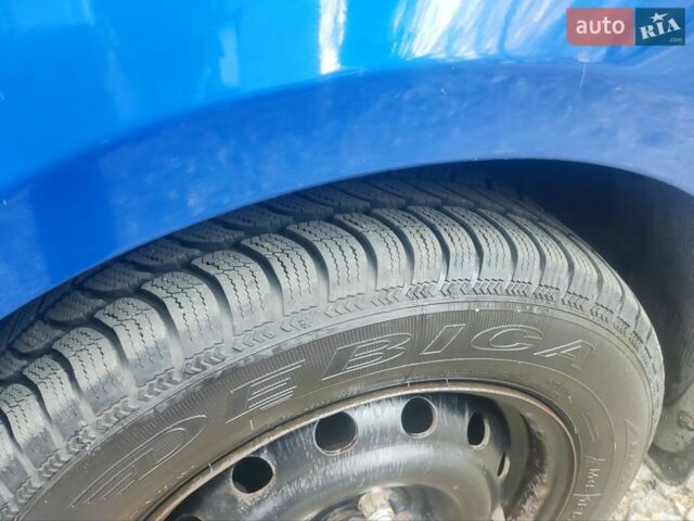Синий Киа Рио, объемом двигателя 1.4 л и пробегом 155 тыс. км за 8100 $, фото 5 на Automoto.ua
