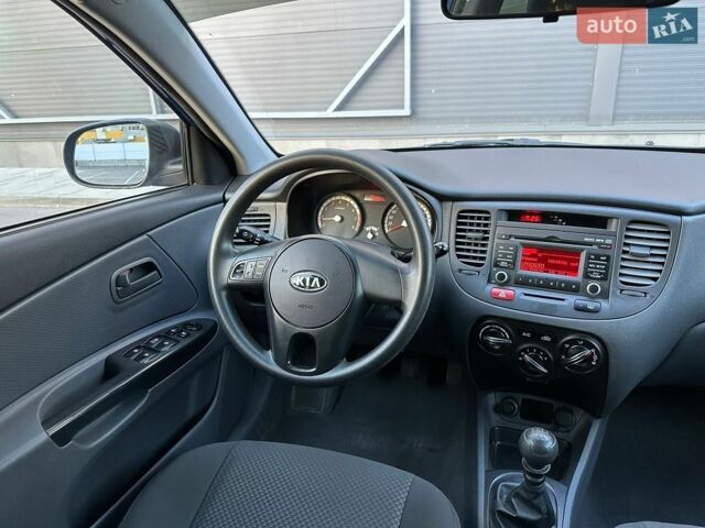 Синий Киа Рио, объемом двигателя 1.4 л и пробегом 88 тыс. км за 5990 $, фото 25 на Automoto.ua