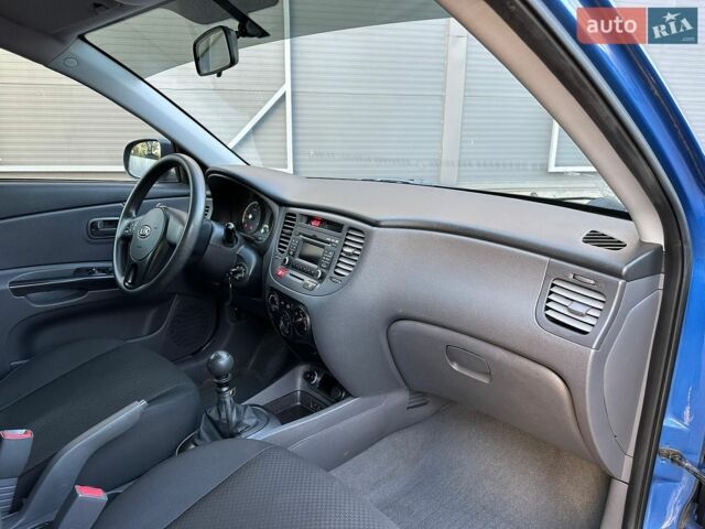 Синий Киа Рио, объемом двигателя 1.4 л и пробегом 88 тыс. км за 5990 $, фото 16 на Automoto.ua