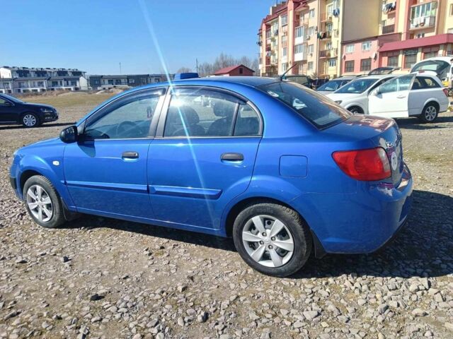 Синий Киа Рио, объемом двигателя 1.4 л и пробегом 211 тыс. км за 3700 $, фото 2 на Automoto.ua