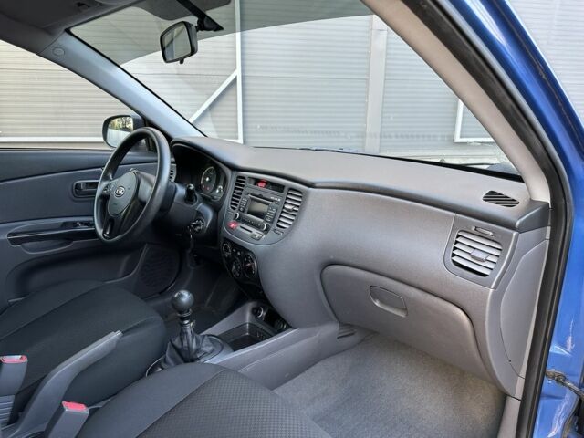 Синий Киа Рио, объемом двигателя 1.4 л и пробегом 88 тыс. км за 5530 $, фото 13 на Automoto.ua