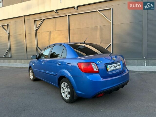 Синий Киа Рио, объемом двигателя 1.4 л и пробегом 88 тыс. км за 5990 $, фото 3 на Automoto.ua