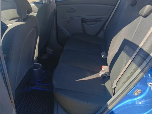 Синий Киа Рио, объемом двигателя 1.4 л и пробегом 211 тыс. км за 3700 $, фото 6 на Automoto.ua