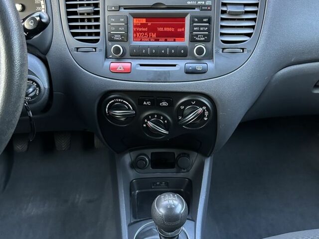 Синий Киа Рио, объемом двигателя 1.4 л и пробегом 88 тыс. км за 5530 $, фото 9 на Automoto.ua