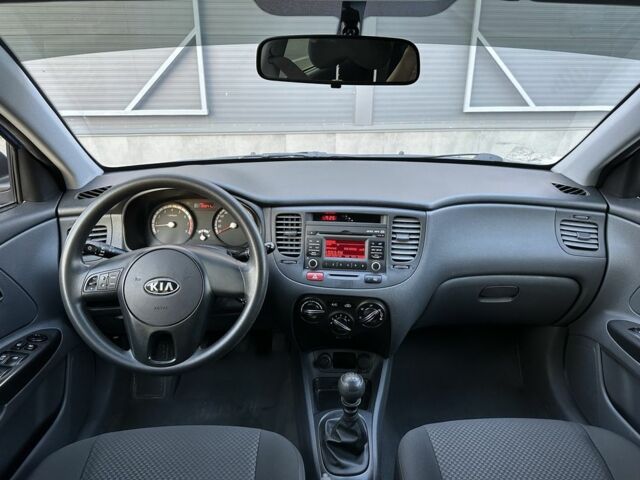 Синий Киа Рио, объемом двигателя 1.4 л и пробегом 88 тыс. км за 5530 $, фото 8 на Automoto.ua