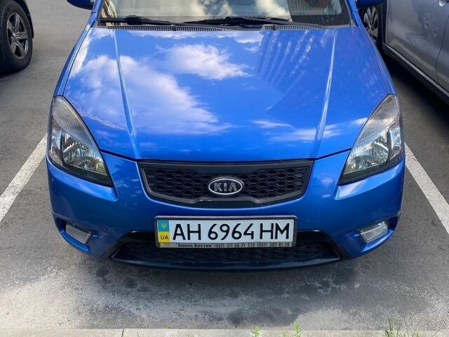 Синій Кіа Ріо, об'ємом двигуна 1.4 л та пробігом 88 тис. км за 6100 $, фото 5 на Automoto.ua