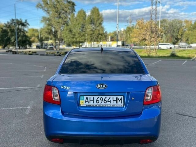 Синий Киа Рио, объемом двигателя 1.4 л и пробегом 88 тыс. км за 5250 $, фото 3 на Automoto.ua