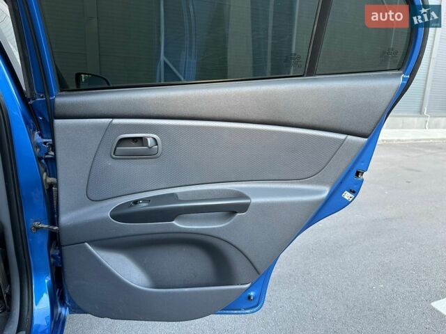 Синий Киа Рио, объемом двигателя 1.4 л и пробегом 88 тыс. км за 5990 $, фото 24 на Automoto.ua