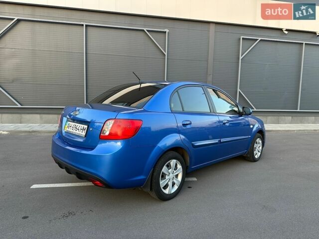 Синий Киа Рио, объемом двигателя 1.4 л и пробегом 88 тыс. км за 5990 $, фото 2 на Automoto.ua