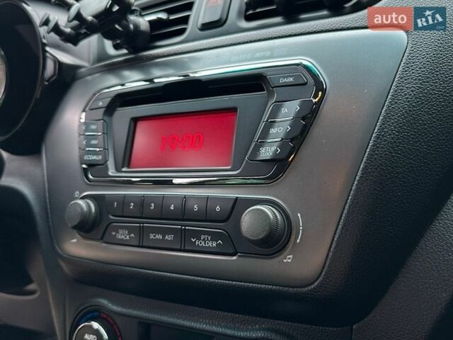 Синий Киа Рио, объемом двигателя 1.59 л и пробегом 273 тыс. км за 7550 $, фото 19 на Automoto.ua