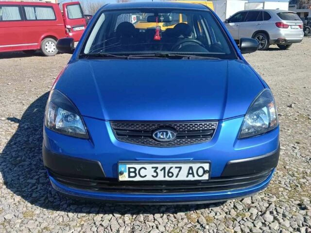 Синий Киа Рио, объемом двигателя 1.4 л и пробегом 211 тыс. км за 3700 $, фото 1 на Automoto.ua