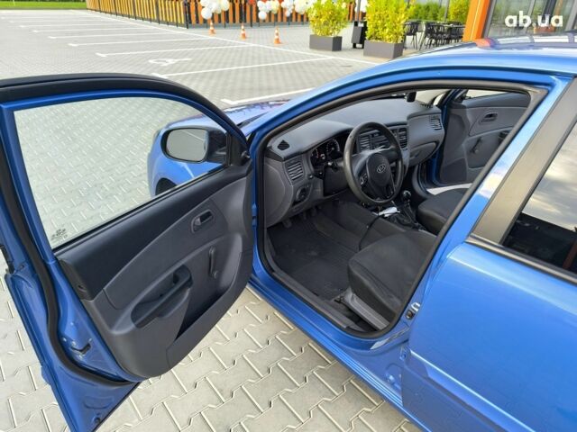 Синий Киа Рио, объемом двигателя 1.4 л и пробегом 220 тыс. км за 3799 $, фото 3 на Automoto.ua