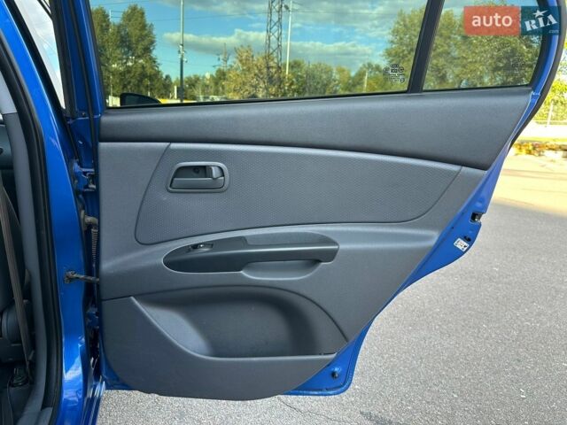 Синий Киа Рио, объемом двигателя 1.4 л и пробегом 88 тыс. км за 5250 $, фото 25 на Automoto.ua