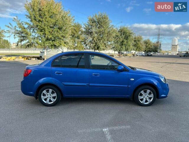 Синий Киа Рио, объемом двигателя 1.4 л и пробегом 88 тыс. км за 5250 $, фото 5 на Automoto.ua