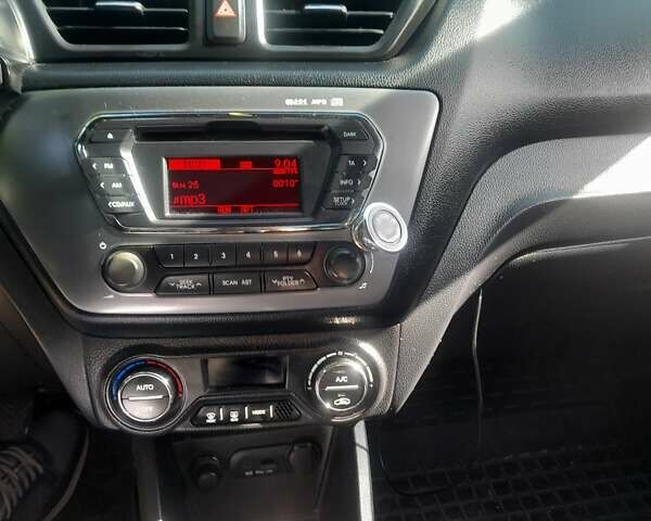 Синий Киа Рио, объемом двигателя 1.6 л и пробегом 211 тыс. км за 7600 $, фото 8 на Automoto.ua