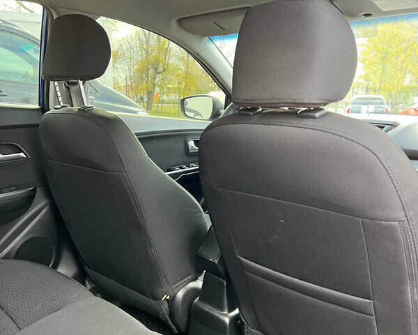 Синій Кіа Ріо, об'ємом двигуна 1.59 л та пробігом 128 тис. км за 7900 $, фото 20 на Automoto.ua