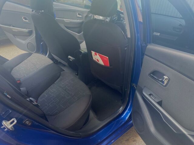 Синій Кіа Ріо, об'ємом двигуна 1.6 л та пробігом 189 тис. км за 7800 $, фото 3 на Automoto.ua