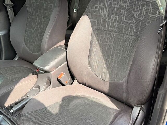 Синий Киа Рио, объемом двигателя 1.59 л и пробегом 110 тыс. км за 7800 $, фото 27 на Automoto.ua