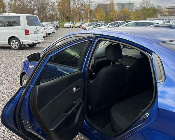 Синій Кіа Ріо, об'ємом двигуна 1.59 л та пробігом 128 тис. км за 7900 $, фото 16 на Automoto.ua