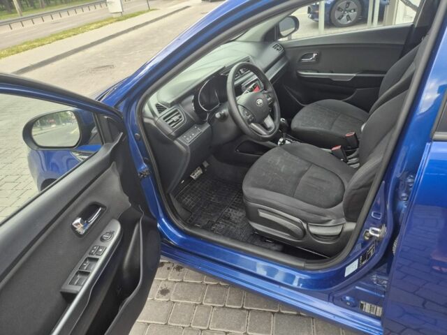 Синий Киа Рио, объемом двигателя 1.6 л и пробегом 150 тыс. км за 8371 $, фото 7 на Automoto.ua