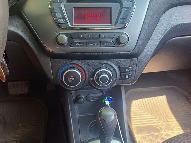Синій Кіа Ріо, об'ємом двигуна 1.4 л та пробігом 138 тис. км за 7900 $, фото 6 на Automoto.ua