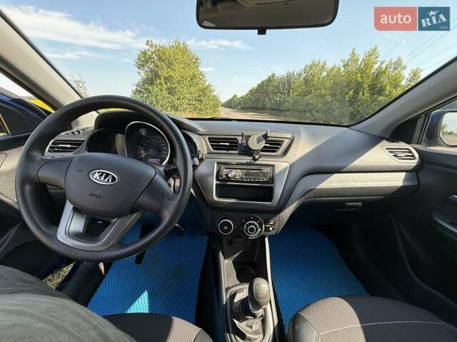 Синий Киа Рио, объемом двигателя 1.37 л и пробегом 68 тыс. км за 6500 $, фото 6 на Automoto.ua