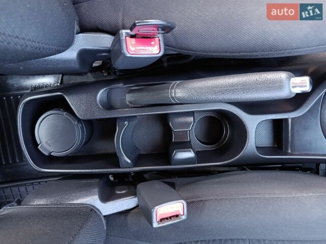 Синий Киа Рио, объемом двигателя 1.4 л и пробегом 138 тыс. км за 7999 $, фото 21 на Automoto.ua