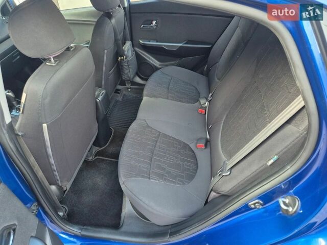 Синій Кіа Ріо, об'ємом двигуна 1.6 л та пробігом 150 тис. км за 8350 $, фото 8 на Automoto.ua