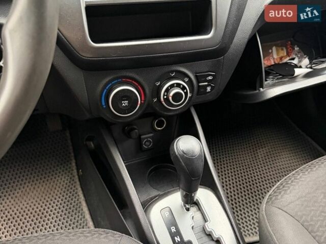 Синій Кіа Ріо, об'ємом двигуна 1.4 л та пробігом 235 тис. км за 2500 $, фото 3 на Automoto.ua