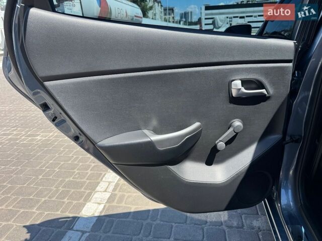 Синий Киа Рио, объемом двигателя 1.4 л и пробегом 216 тыс. км за 8500 $, фото 25 на Automoto.ua
