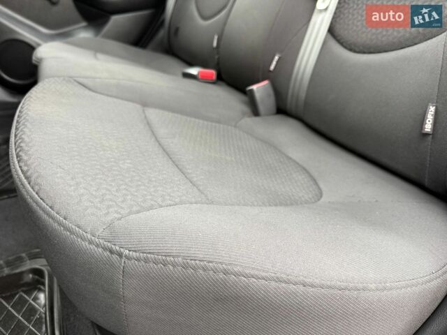Синій Кіа Ріо, об'ємом двигуна 1.4 л та пробігом 138 тис. км за 6950 $, фото 33 на Automoto.ua