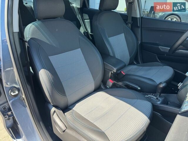 Синий Киа Рио, объемом двигателя 1.4 л и пробегом 216 тыс. км за 8500 $, фото 22 на Automoto.ua