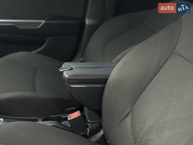 Синій Кіа Ріо, об'ємом двигуна 1.59 л та пробігом 163 тис. км за 8200 $, фото 13 на Automoto.ua