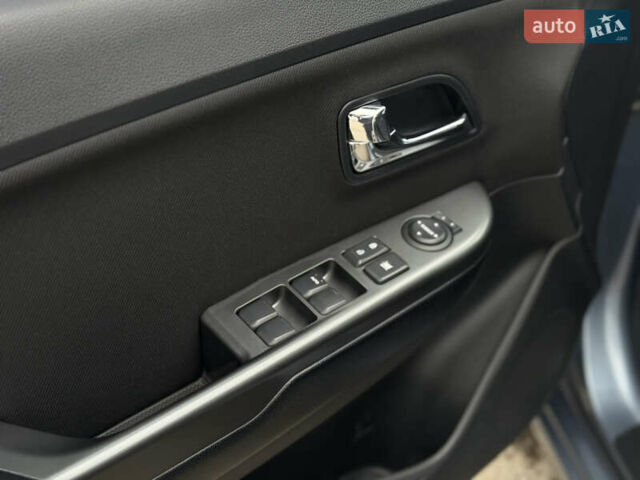 Синій Кіа Ріо, об'ємом двигуна 1.59 л та пробігом 163 тис. км за 8200 $, фото 12 на Automoto.ua