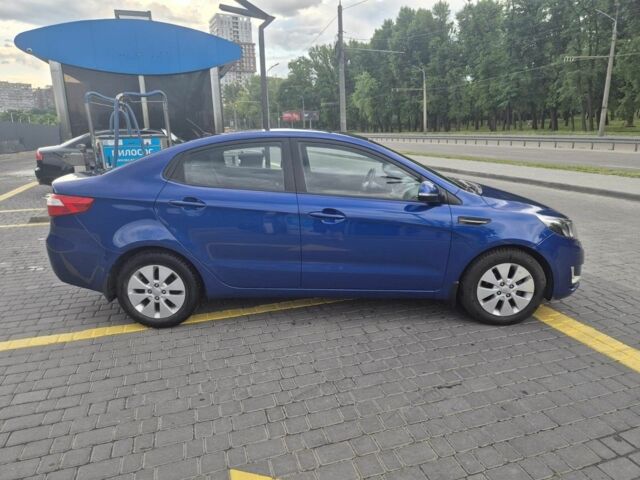 Синий Киа Рио, объемом двигателя 1.6 л и пробегом 150 тыс. км за 8371 $, фото 4 на Automoto.ua