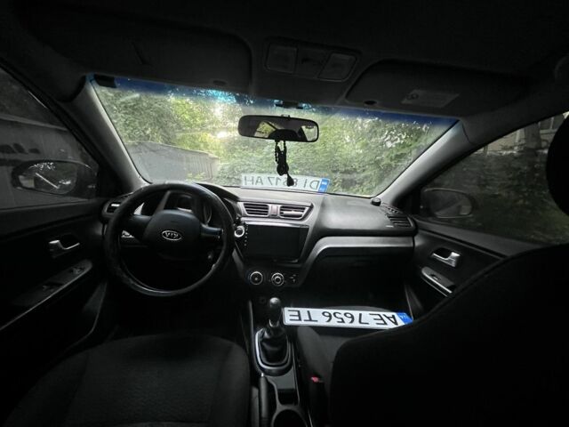Синий Киа Рио, объемом двигателя 1.6 л и пробегом 130 тыс. км за 5294 $, фото 13 на Automoto.ua