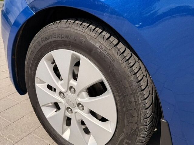 Синий Киа Рио, объемом двигателя 1.59 л и пробегом 110 тыс. км за 7800 $, фото 60 на Automoto.ua